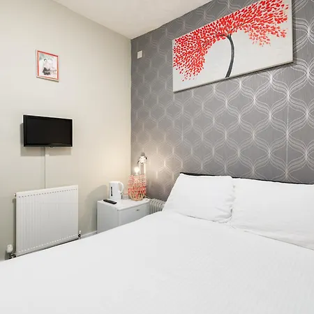 Derwent Hotel Blackpool - Close To Blackpool Beach & Blackpool Attractions Exterior photo