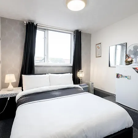 Derwent Hotel Blackpool - Close To Blackpool Beach & Blackpool Attractions Exterior photo