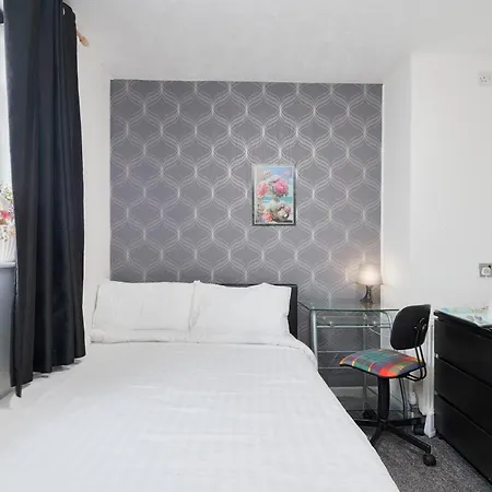 Derwent Hotel Blackpool - Close To Blackpool Beach & Blackpool Attractions Exterior photo