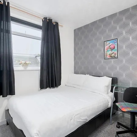 Derwent Hotel Blackpool - Close To Blackpool Beach & Blackpool Attractions Exterior photo