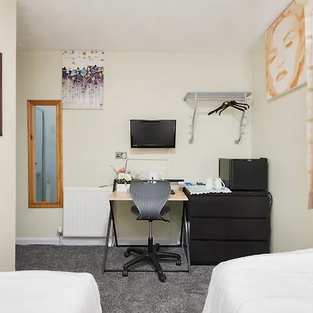 Derwent Hotel Blackpool - Close To Blackpool Beach & Blackpool Attractions Exterior photo