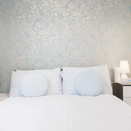 Derwent Hotel Blackpool - Close To Blackpool Beach & Blackpool Attractions Exterior photo