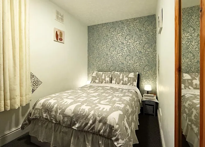 Derwent Hotel Blackpool - Close To Blackpool Beach & Blackpool Attractions