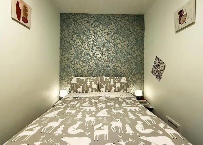 Derwent Hotel Blackpool - Close To Blackpool Beach & Blackpool Attractions
